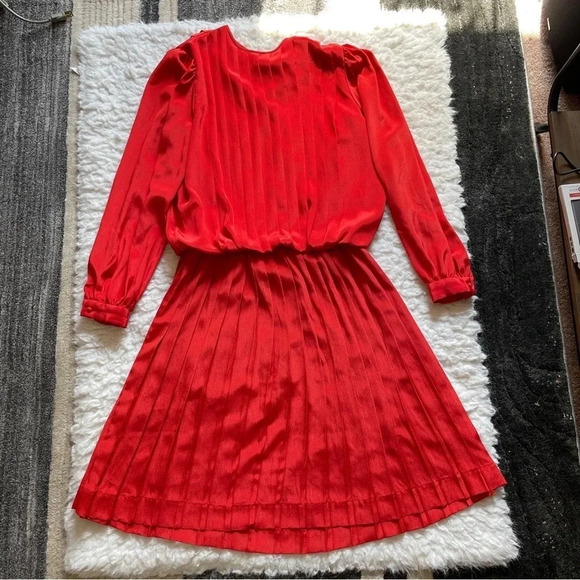 Vtg In The Mood Red Orange Pleated Day Dress - size 8 - Picture 1 of 16